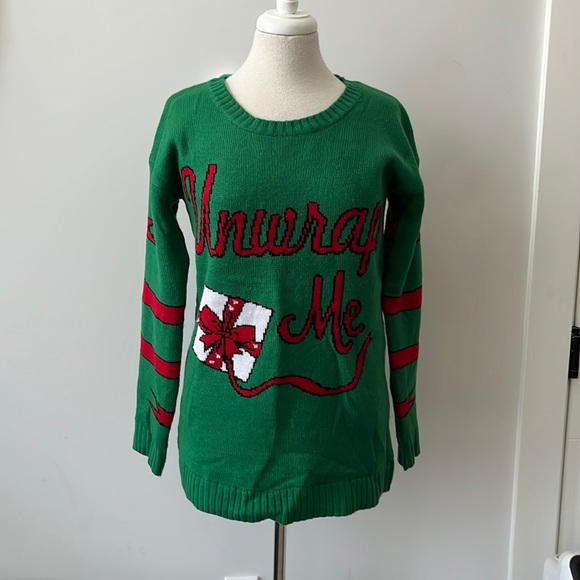 Razzle Dazzle Light Up “Unwrap Me” Ugly Christmas Sweater - Large - Picture 1 of 7